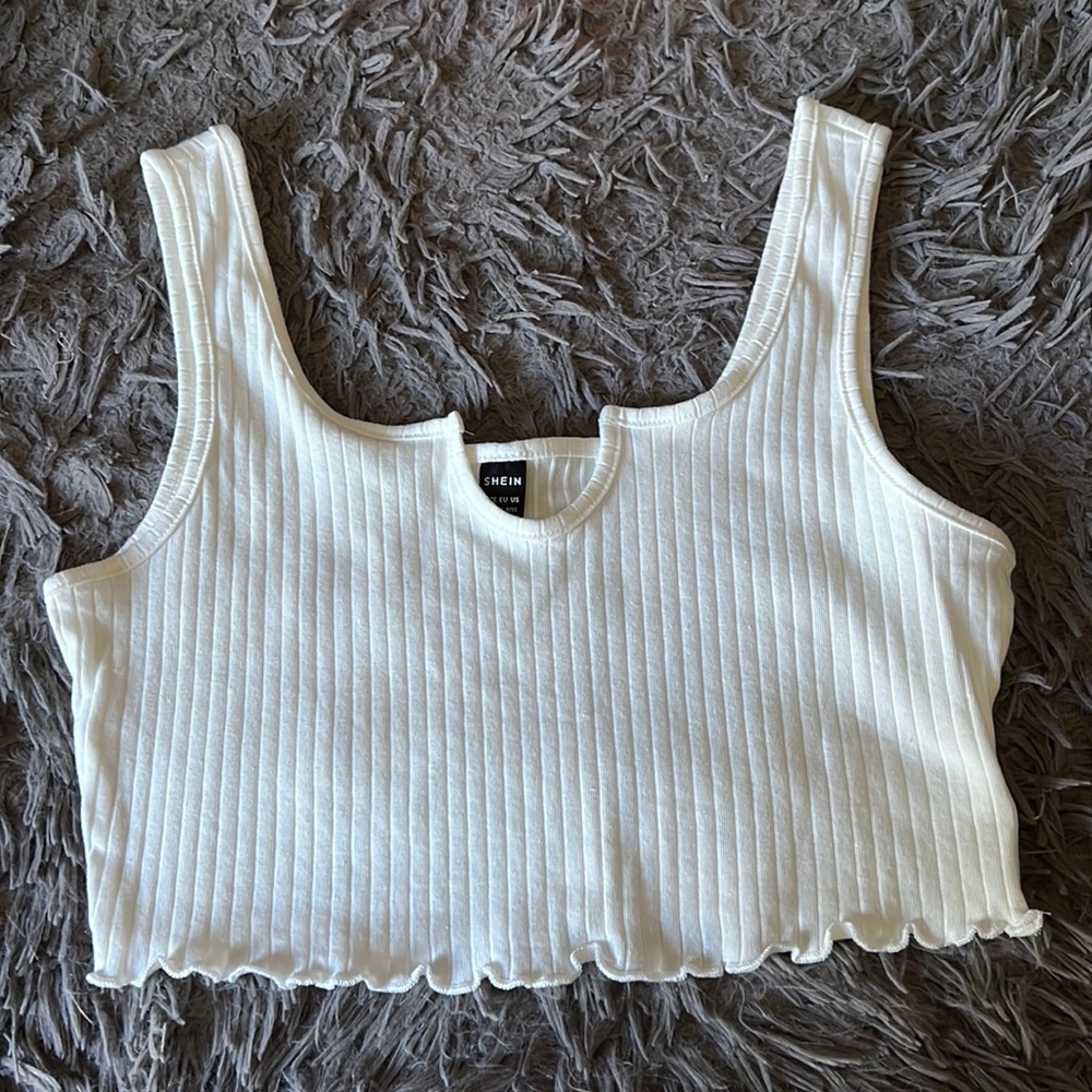 cropped tank top
